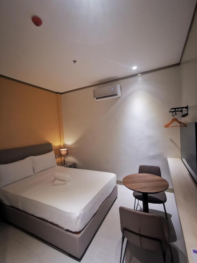 Yes Hotel Imus Cavite מראה חיצוני תמונה
